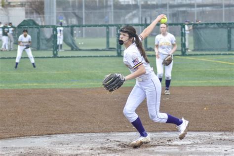 Softball Beats Lynbrook High School 24 3 In A Blowout El Estoque