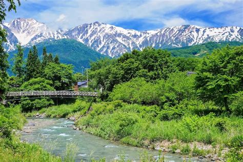 【白馬】大出公園は古民家と吊り橋越に北アルプスを望む絶景スポット 美しい風景 美しい風景写真 風景