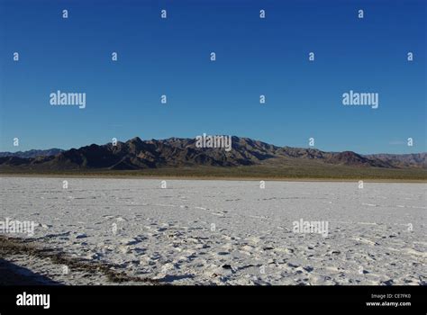 Amboy salt flats hi-res stock photography and images - Alamy