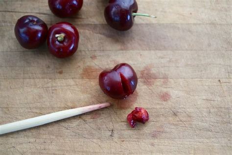 How To Remove Cherry Pits Without A Pitter Fresh Cherries Frozen