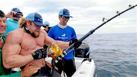 Los Hombres M S Fuertes Contra El Pez M S Fuerte El V Deo De Pesca