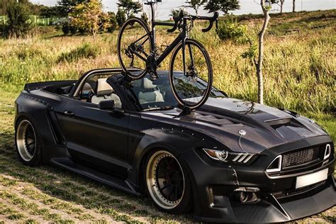 Widebody Ford Mustang GT Convertible (S550) with bike holder