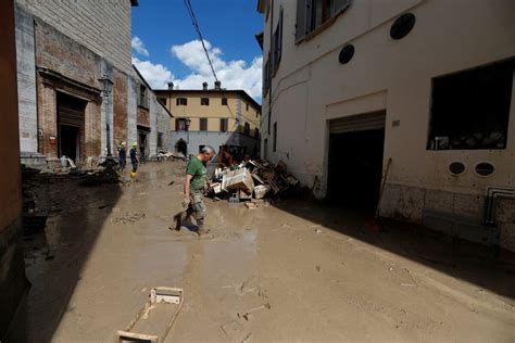 At Least 10 Dead As Flash Floods Hit Central Italy Reuters