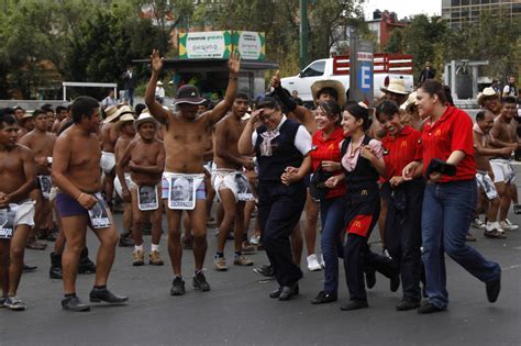 Protestan Desnudamente Con Baile En Reforma Los Pueblos M Xico