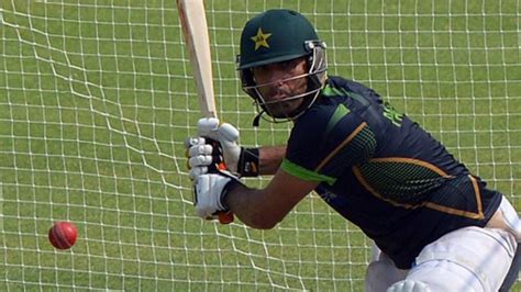 Pakistan's Misbah ul-Haq equals fastest test century record, reaches ...