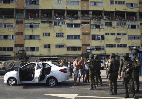 Dez Militares São Presos Após Ação Do Exército Que Fuzilou Carro De Família No Rio Com Mais De