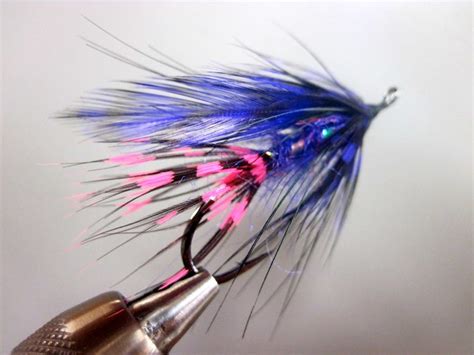 Olive Garden Hackle Variant Fly Tying Video | The Caddis Fly: Oregon ...