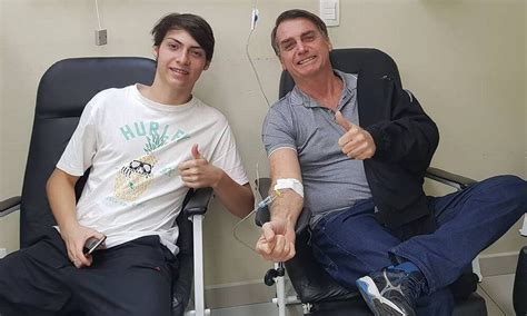 Aos 19 Anos Mais Um Filho De Bolsonaro Se Aproxima Da Política Brasil