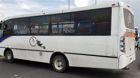 Bloquean transportistas carretera México Pachuca exigen seguridad