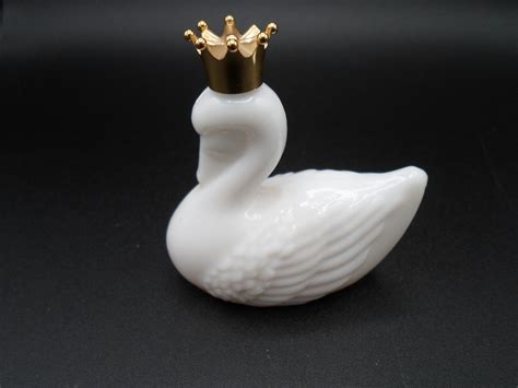 Vintage Avon Milk Glass Swan Bottle 1970s