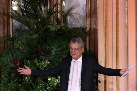 Chico Buarque O Ex Presidente Bolsonaro Teve A Rara Fineza De N O