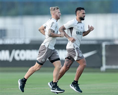 Dupla Treina Em Campo E Corinthians Faz Pen Ltima Atividade Para