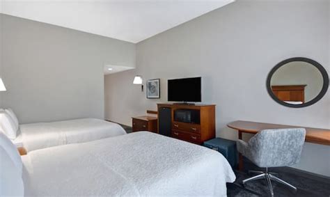 Hoover, AL Hotels - Hampton Inn & Suites Birmingham-Hoover - Rooms & Suites