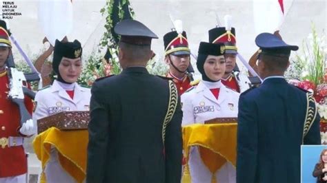 Viral Sosok Ayumi Putri Sasaki Paskibraka Keturunan Jepang Pembawa