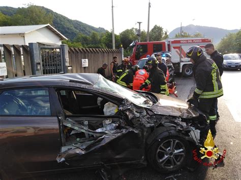 Serravalle Incidente Tra Un Furgoncino E Un Auto Newsbiella It