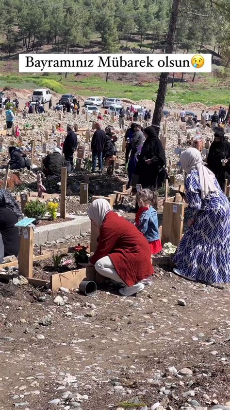 Yesim Salkım Bornozlu Kadın on Twitter Bugün bayram mış deprem