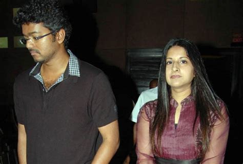 Happy 17th Wedding Anniversary Actor Vijay & Sangeetha Photos - FilmiBeat