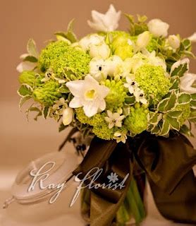 kay florist: White Amaryllis bouquet