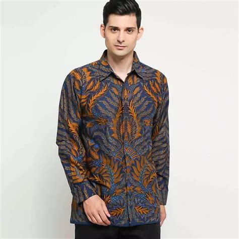 8 Rekomendasi Baju Batik Pria Elegan Saat Acara Formal