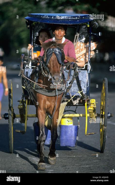 Kalesa Manila Philippines Stock Photo - Alamy