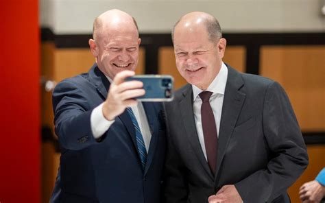 Olaf Scholz Meets Doppelganger Us Senator Ahead Of Talks With Joe Biden