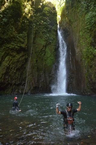 San Jose To Arenal La Fortuna Gravity Falls Waterfall Jumping Tour