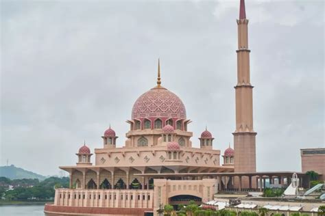 Keunikan Masjid Asmaulhusna Atau Masjid Kubah Masjid Megah Di Kota