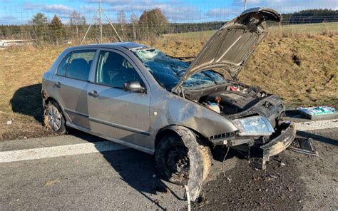 Fahrerin Berschl Gt Sich Mehrfach Mit Ihrem Koda Beifahrer Schwer