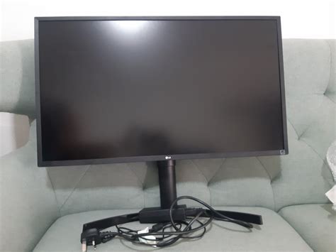 LG 32' inch 4K Monitor, Computers & Tech, Parts & Accessories, Other Accessories on Carousell