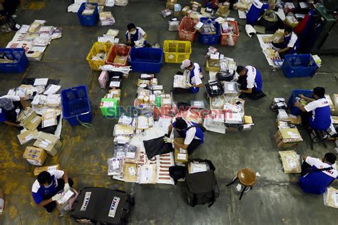 Foto Pengiriman Barang Tiki Meningkat Di Tengah Pandemi Covid