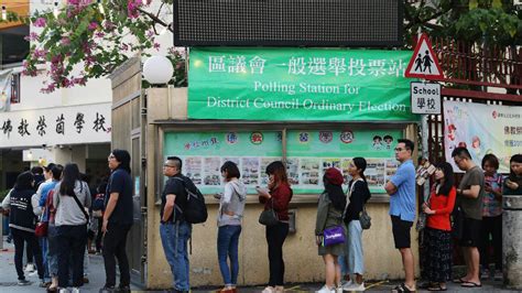 香港区议会选举破纪录 泛民派遥遥领先 — 普通话主页