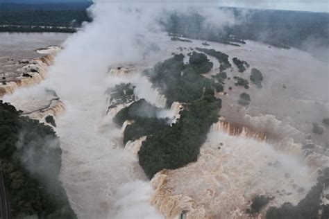 V Deo Viral Que Mostra Enchente Nas Cataratas Do Igua U Antigo