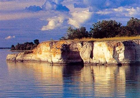 steep rock beach park steep rock mb