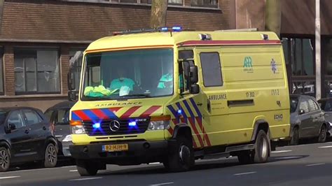 Mobile Intensive Care Unit 17 302 Met Spoed Voor Overplaatsing Vanaf