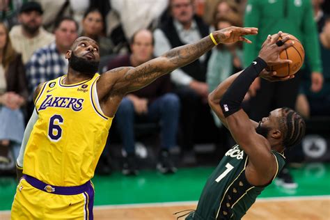 Celtics Edge Lakers In Controversial Tie Embiid Trumps Jokic Daily Sabah