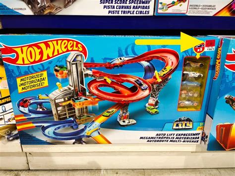 Hot Wheels Auto Lift Expressway Hobbies And Toys Toys And Games On Carousell