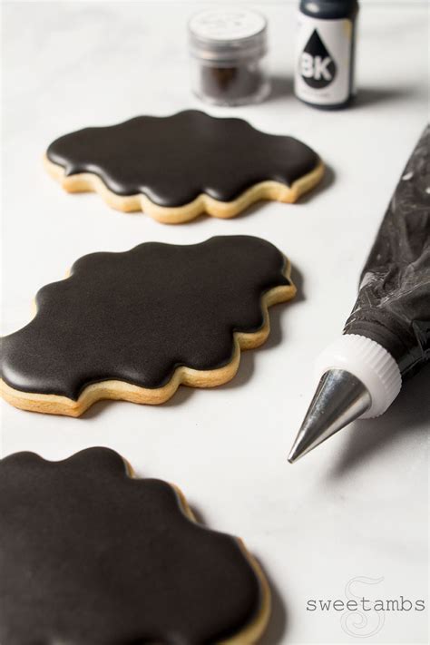 How To Make Black Royal Icing Step By Step Guide Artofit