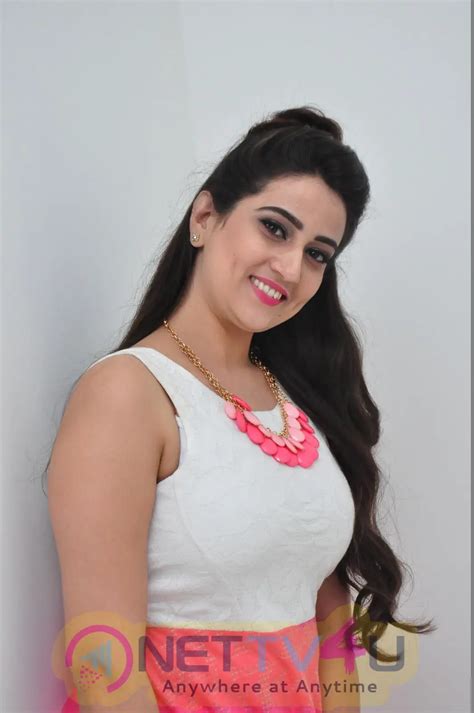 Telugu Anchor Manjusha New Gorgeous Photos Galleries Hd Images