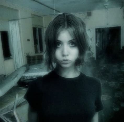 Pin su my aesthetic | Celebrità