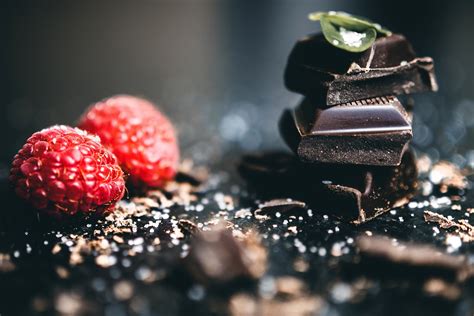 Wallpaper Chocolate Fruit Sweets Berries Food 2560x1707