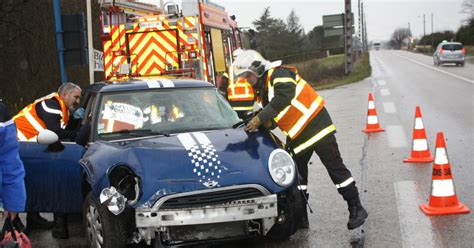 Faits divers Express Une conductrice blessée dans une sortie de route