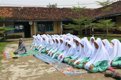 Sujud Syukur Atas Selesainya Ujian Niha I Gelombang Pertama Santri