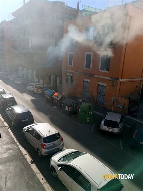 Lettori Incendio Di Un Cassonetto A Centocelle I Vicini Di Via Olivi