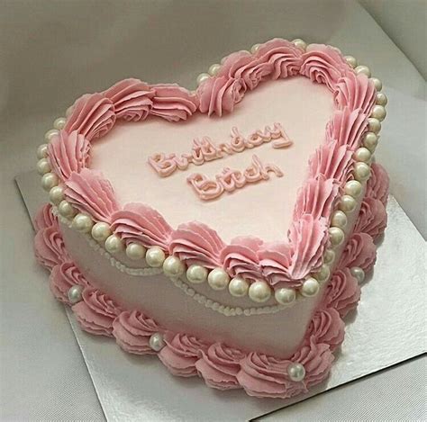 Heart shaped birthday cake | Heart shaped birthday cake, Pink birthday ...