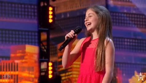 Emanne Beasha la niña de 10 años que emocionó al mundo con su versión