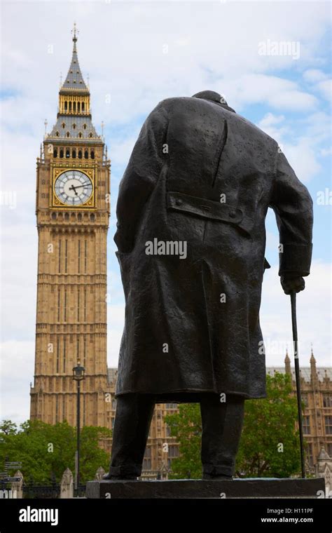 Statue of Winston Churchill Stock Photo - Alamy