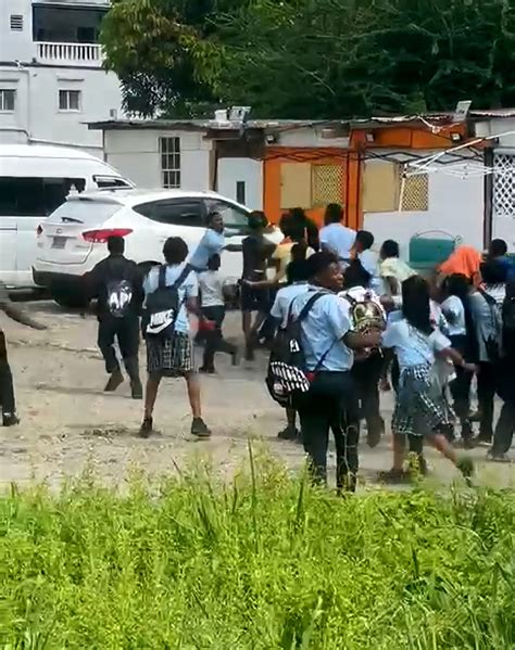 Sint Maarten Police Force Addresses Recent School Fights and Urges