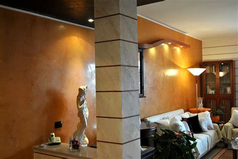 Soggiorno Da Design Con Finiture Decorative Come Stucco Veneziano