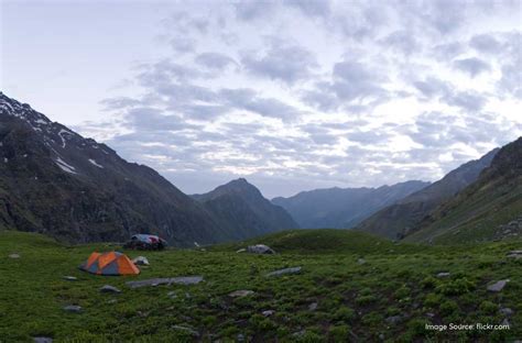 Places To Visit Near Dehradun For People Who Love To Wander The Mountains