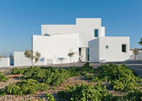 Santorini House By Kapsimalis Architects Made Of White Blocks